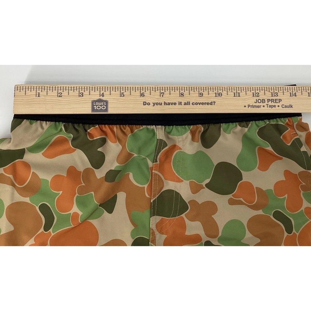Tachuntfish Shorts men's Medium Green Camo Athletic Old Skool AUS Linerless - Picture 6 of 8